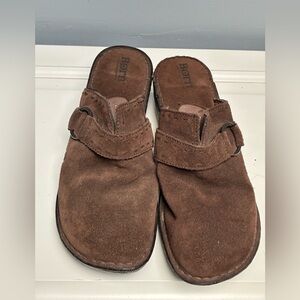 BORN women’s size 8 brown clogs